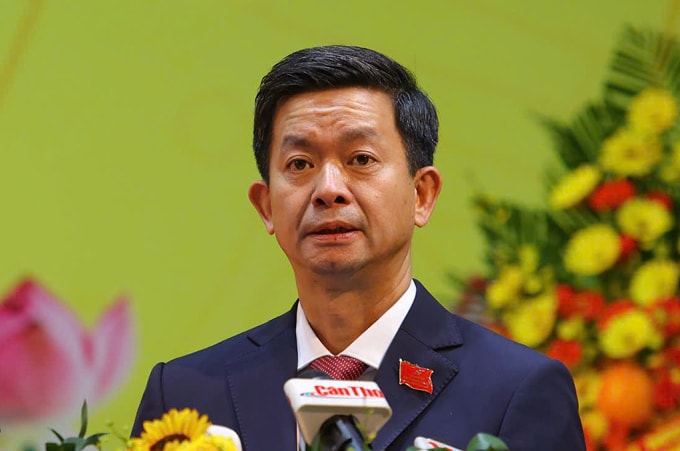 Ông Lê Quang Tùng phát biểu nhận nhiệm vụ tại Đại hội Đảng bộ TP Cần Thơ, ngày 27/9. Ảnh: An Bình