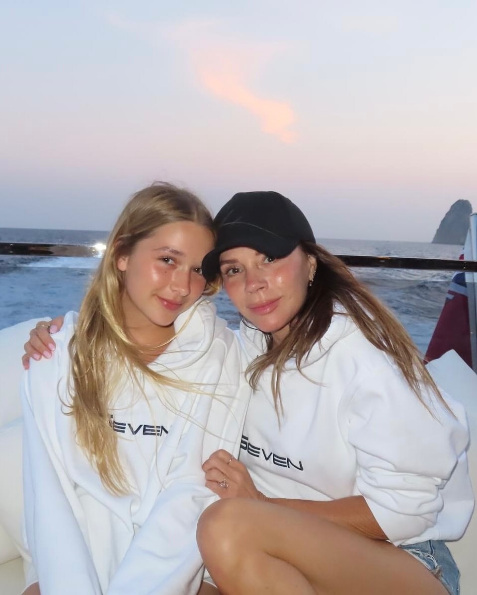 Victoria Beckham  ảnh 2 Victoria Beckham anh 2