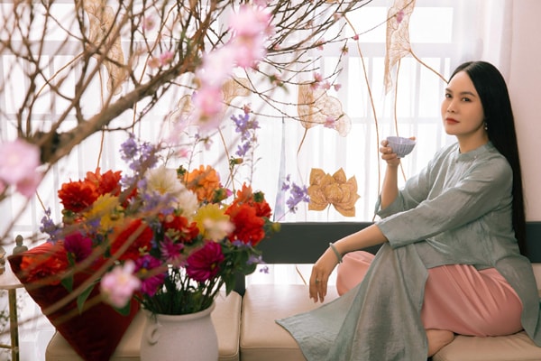 'Nữ hoàng nhạc phim' Mai Hoa: 'Tôi là người tham công tiếc việc, tự tay làm mới yên tâm'- Ảnh 4. 'Nữ hoàng nhạc phim' Mai Hoa: 'Tôi là người tham công tiếc việc, tự tay làm mới yên tâm'- Ảnh 4.