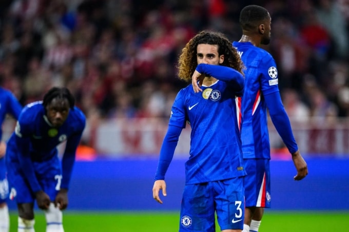 Các cầu thủ Chelsea thất vọng trong trận ra quân Champions League thua Bayern 1-3 hôm 17/9 tại Đức. Ảnh: AFP