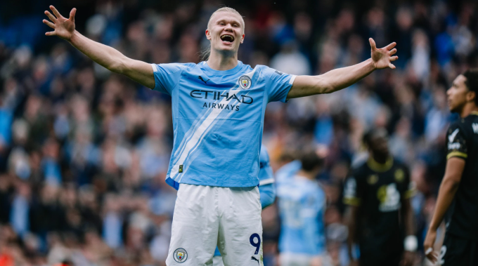 Erling Haaland mừng bàn trong trận Man City thắng Burnley 5-1 ở vòng 6 Ngoại hạng Anh trên sân Etihad, Manchester, Anh ngày 27/9. Ảnh: Man City