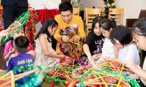 Vui hội trăng rằm – Tết Trung thu rộn ràng tại Fukuoka, Nhật Bản