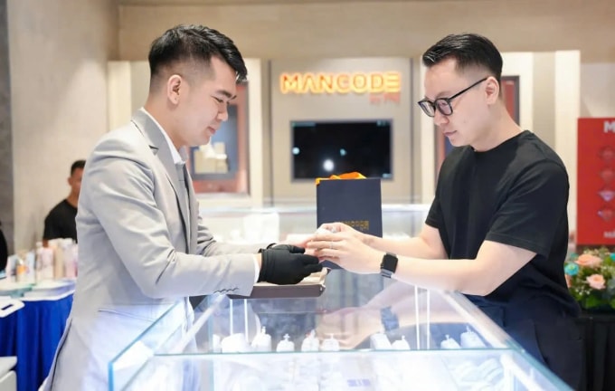 Doanh nghiệp trình làng thương hiệu trang sức nam Mancode by PNJ. Ảnh: Tuấn Vũ