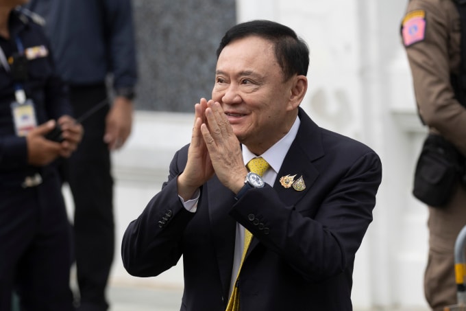 Cựu thủ tướng Thái Lan Thaksin Shinawatra đến Tòa án Tối cao ở Bangkok ngày 9/9. Ảnh: AP