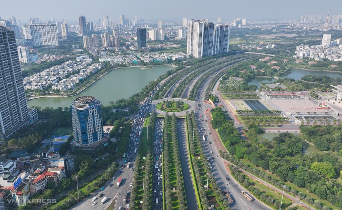 Khu vực đầu đại lộ Thăng Long gần với Trung tâm hội nghị Quốc gia nhìn từ trên cao tháng 8/2024. Ảnh: Ngọc Thành