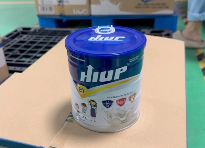 Sản phẩm dinh dưỡng HIUP 27 bị xác định làm giả. Ảnh: Công an cung cấp