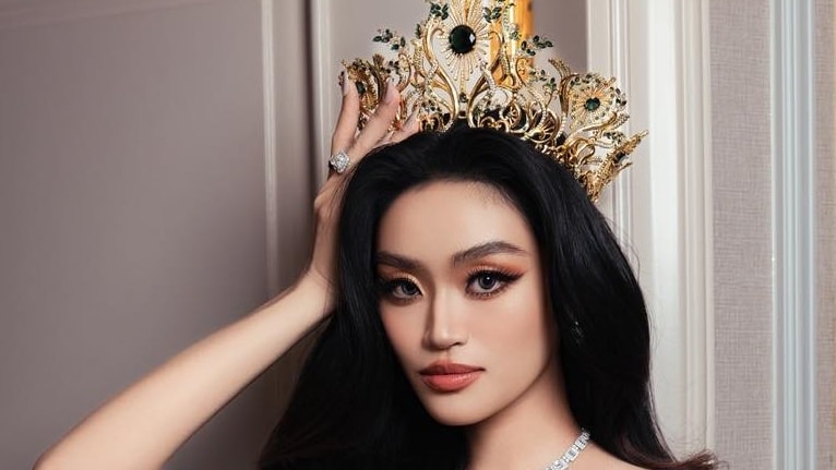 Yến Nhi thuyết trình chủ đề hòa bình trong video gửi ban tổ chức.