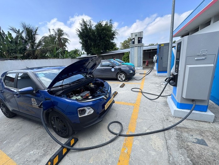 V-Green đề xuất không áp giá điện khung giờ cao điểm cho sạc xe điện - Ảnh 1.