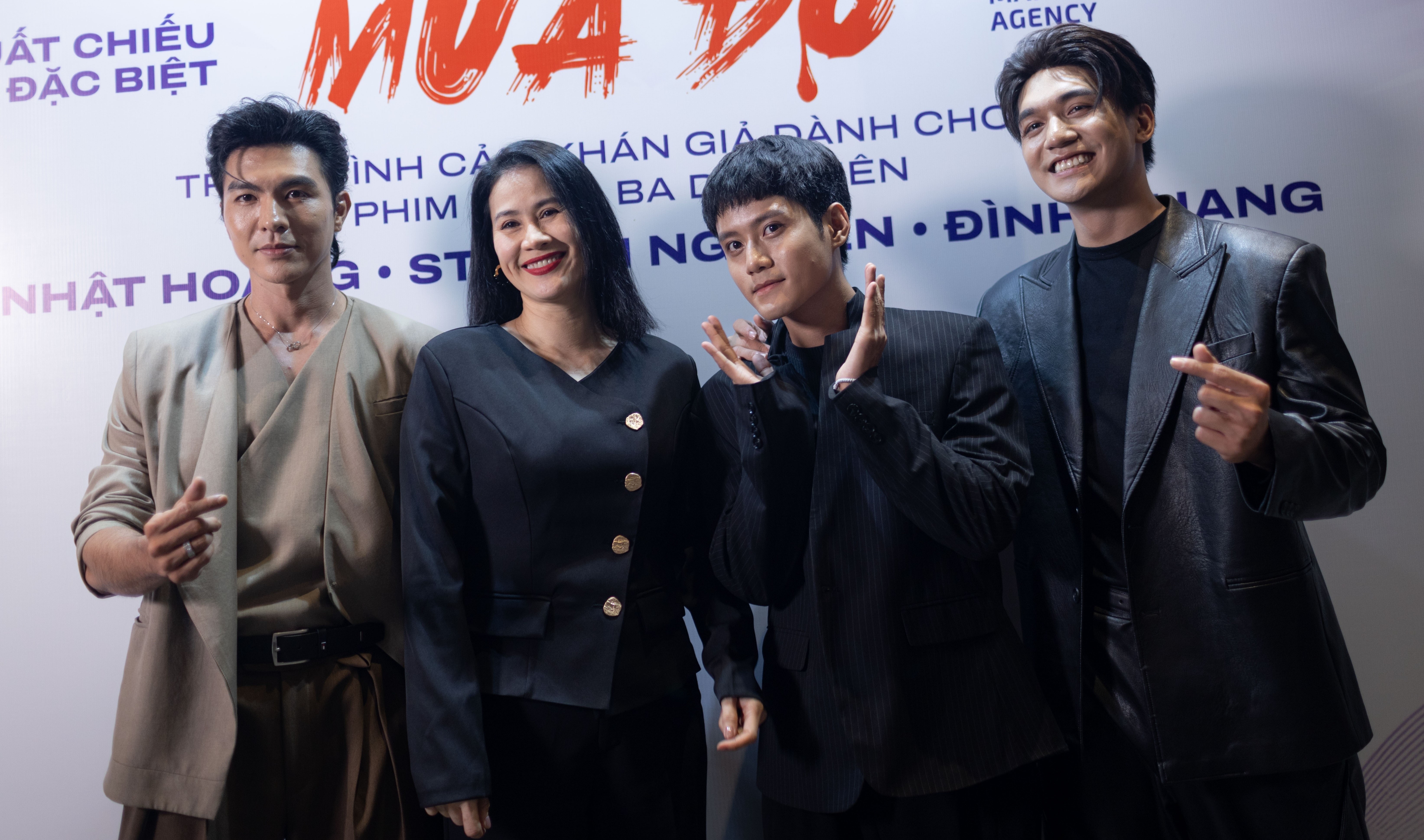 Mưa đỏ ảnh 1 Mua do anh 1