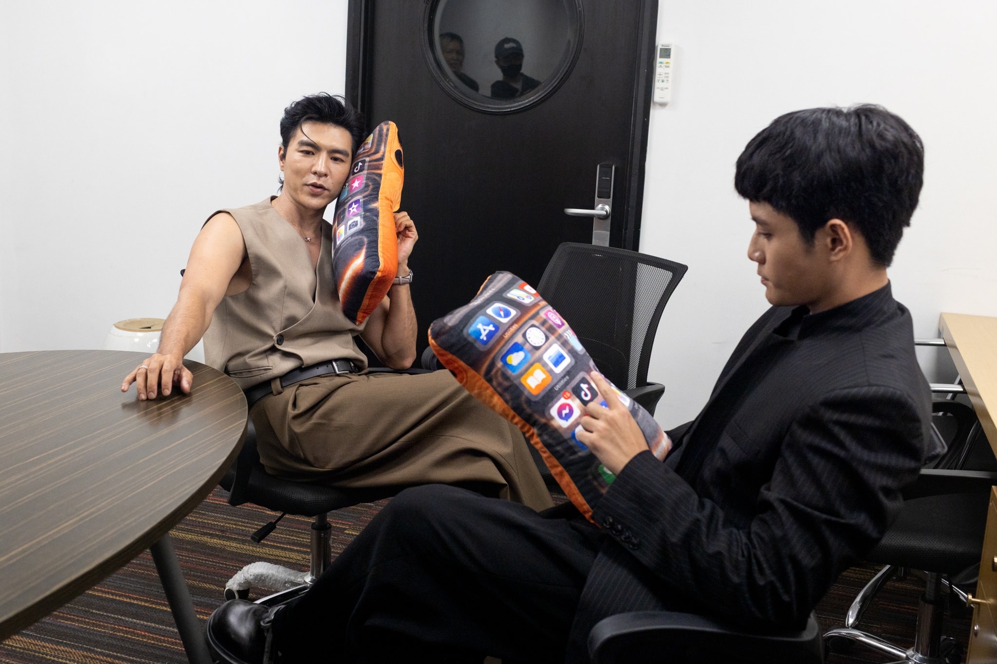 Mưa đỏ ảnh 6 Mua do anh 6