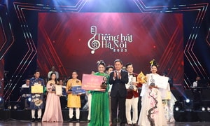 Thí sinh 18 tuổi đến từ Hà Tĩnh giành Quán quân cuộc thi Tiếng hát Hà Nội