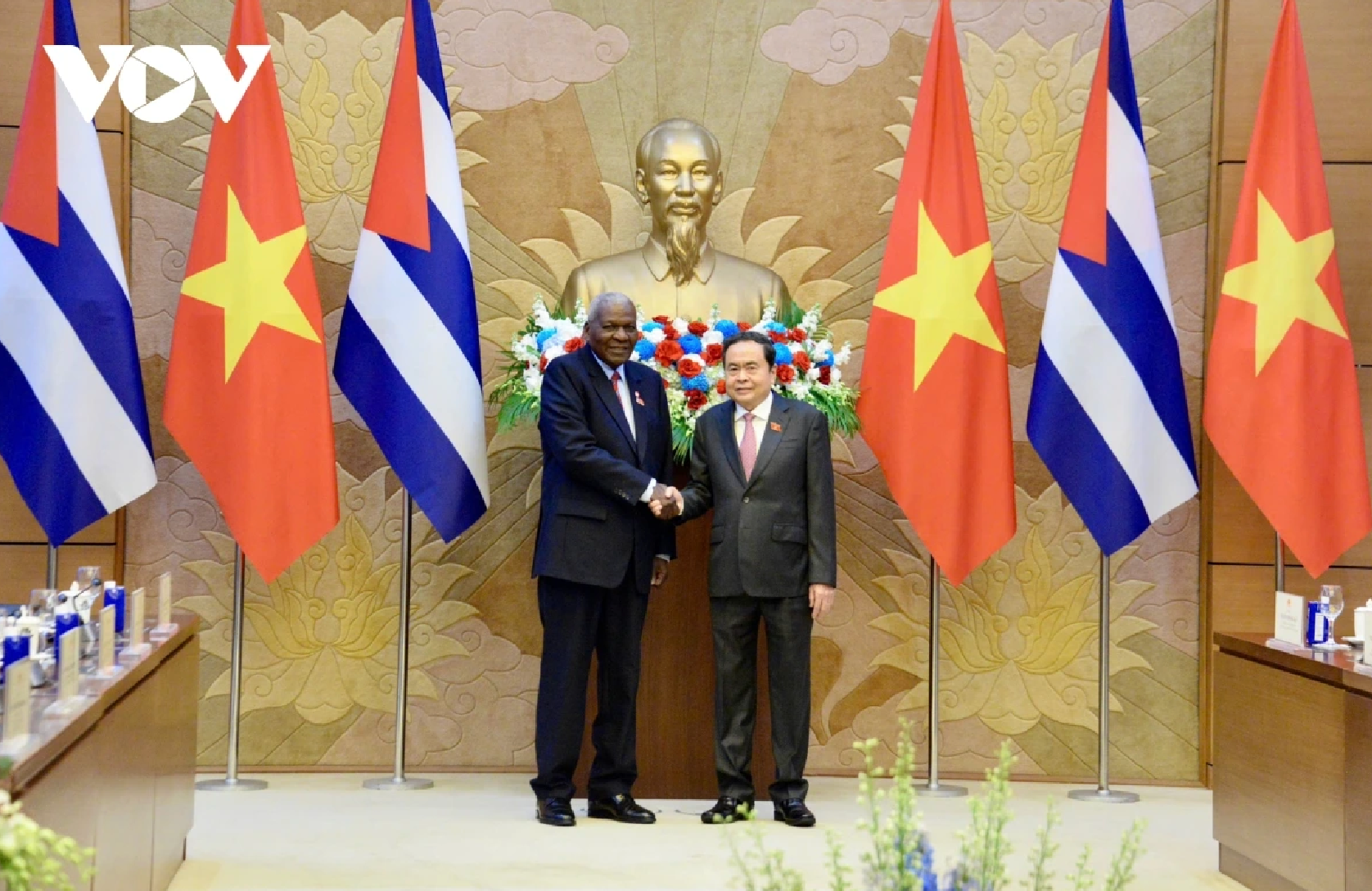Chủ tịch Quốc hội Trần Thanh Mẫn và Chủ tịch Quốc hội Chính quyền nhân dân, Chủ tịch Hội đồng Nhà nước Cộng hòa Cuba Esteban Lazo Hernandez tại hội đàm.