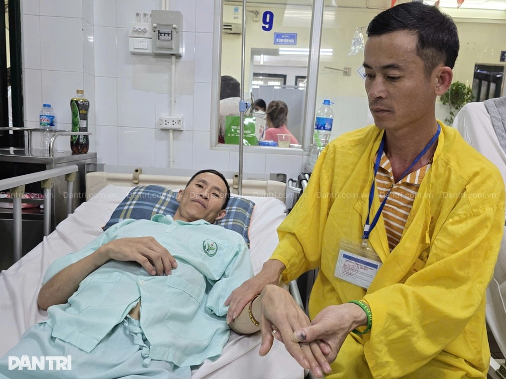 Bác sĩ kêu gọi giúp đỡ người cha “gà trống nuôi con” mắc bệnh hiểm - 3