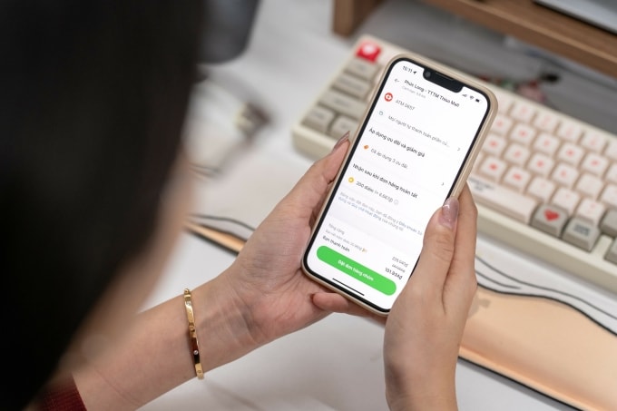 Thùy đặt đồ ăn trên Grab các bữa ăn nhanh gọn. Nguồn: NVCC