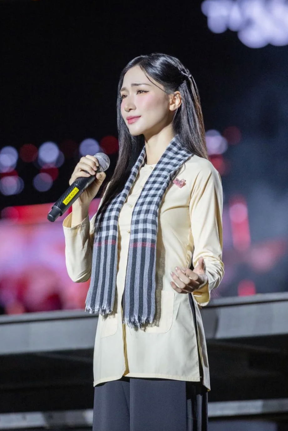 Hòa Minzy, Tuấn Hưng, Đan Trường có động thái gây chú ý khi bão số 10 đổ bộ miền Trung- Ảnh 7.