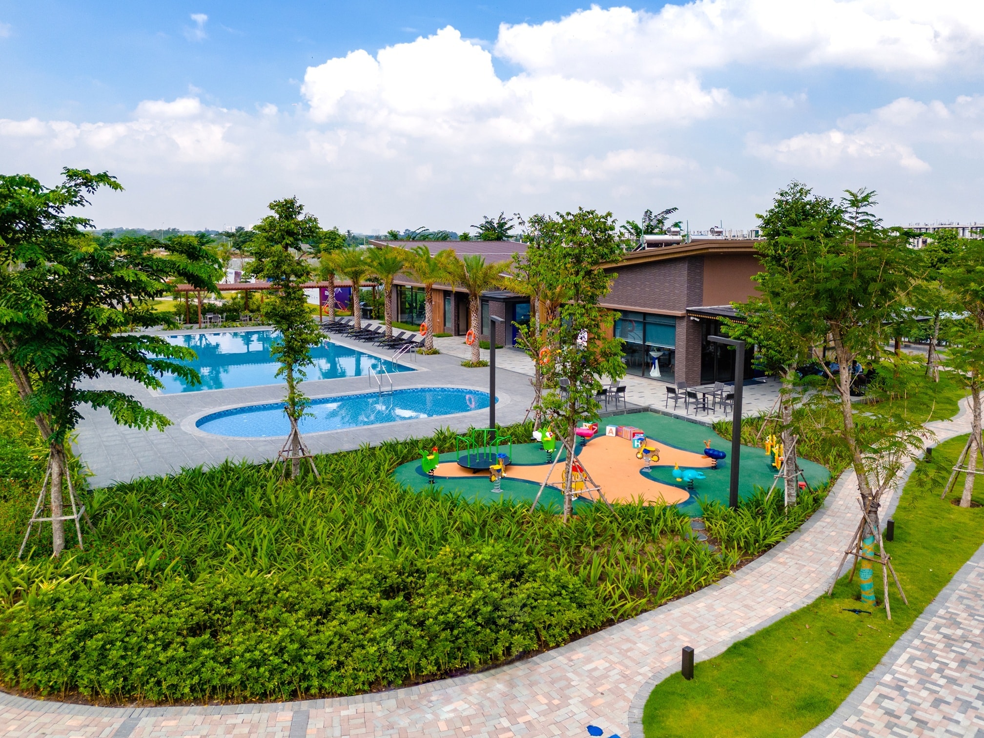 Không gian kết nối cộng đồng cư dân quốc tế ngay trong khu đô thị.