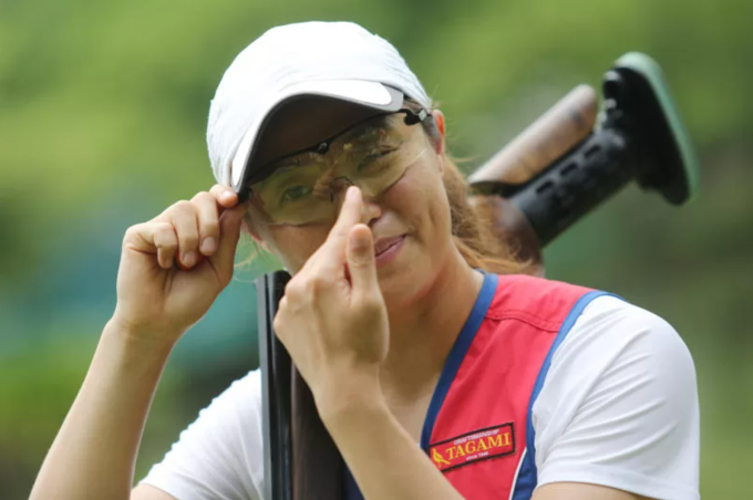 VĐV bắn súng đĩa bay Sutiya Jiewchaloemmit trong buổi tập luyện tại Thái Lan trước thềm Olympic Rio 2016. Ảnh: Bangkok Post