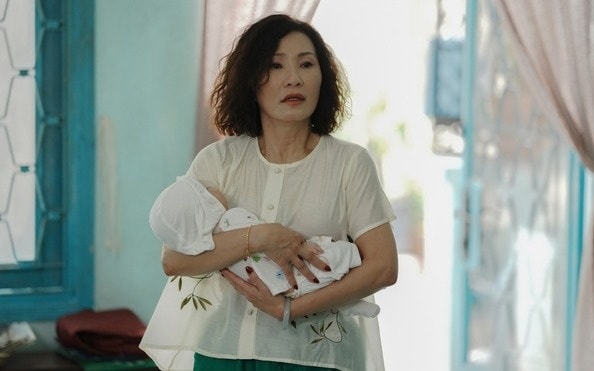 chị ngã em nâng ảnh 7 chi nga em nang anh 7