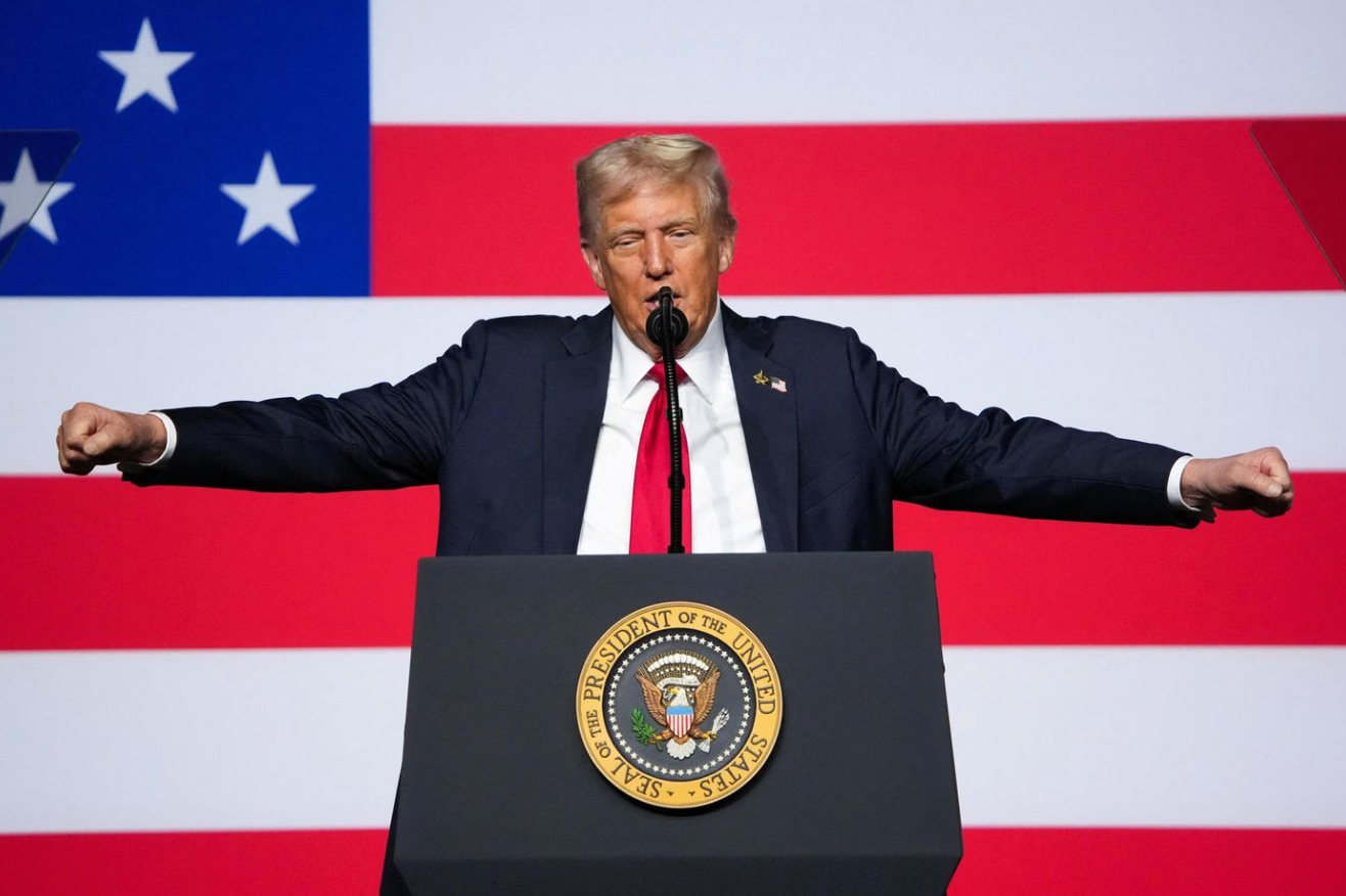 Ông Trump phát biểu tại cuộc họp với các tướng lĩnh quân sự cấp cao.