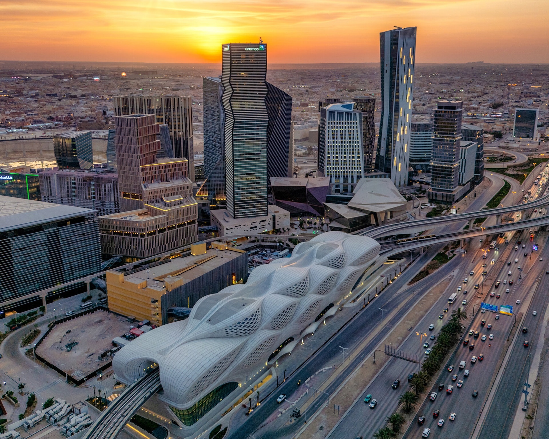 Chuyến tàu điện xa hoa bậc nhất thế giới ở Saudi Arabia, vé chỉ 1 USD - 5