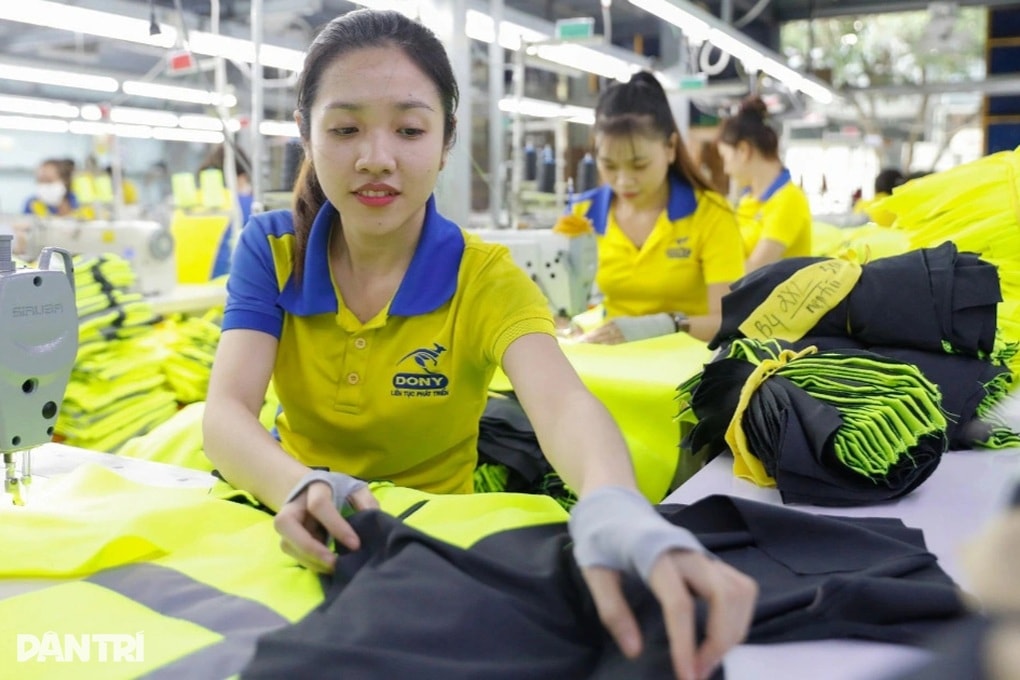 Tăng lương 7,2% cải thiện đời sống lao động, DN chỉ thêm 0,5% chi phí - 1