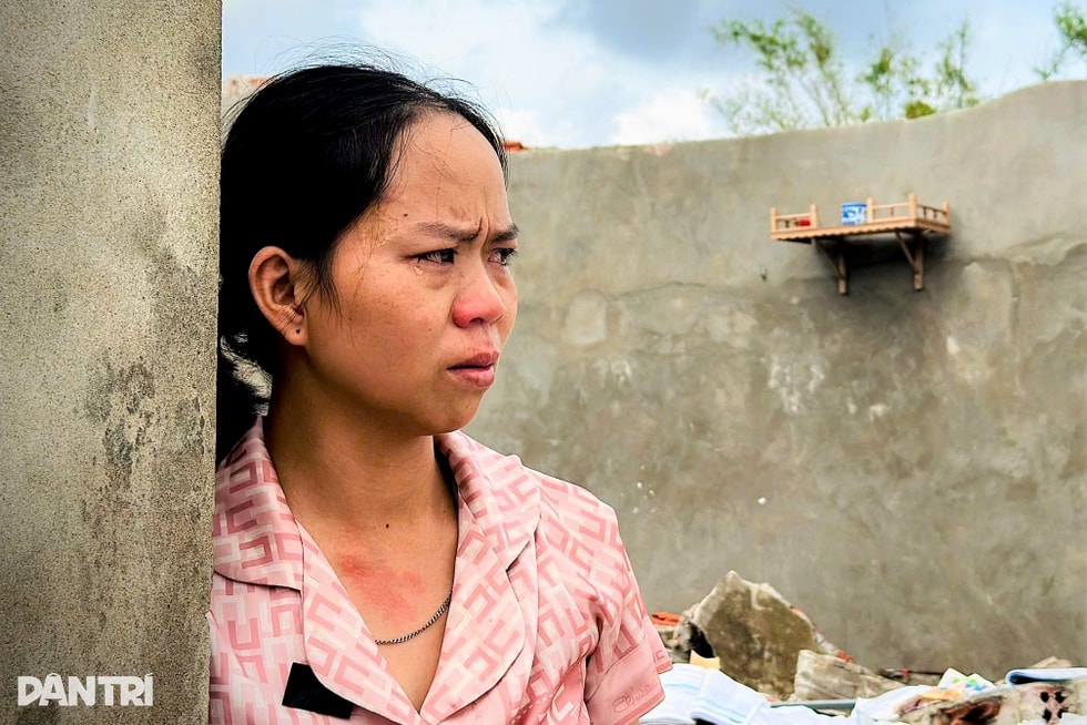Miền Trung bão chồng bão: “Nhà mất, nợ còn, không biết bắt đầu lại từ đâu” - 5