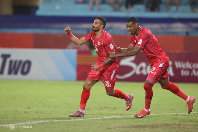 Rogerio Alves (trái) lập cú đúp giúp Công an Hà Nội thắng Tai Po của Hong Kong 3-0 tại lượt trận thứ hai bảng E AFC Champions League Two 2025-2026, trên sân Hàng Đẫy, Hà Nội ngày 2/10/2025. Ảnh: Hoàng Huynh