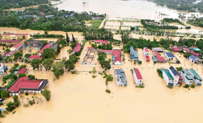 Khu dân cư ở xã Tế Nông Thanh Hoá chìm trong nước lũ ngày 30/9. Ảnh: Lê Hoàng