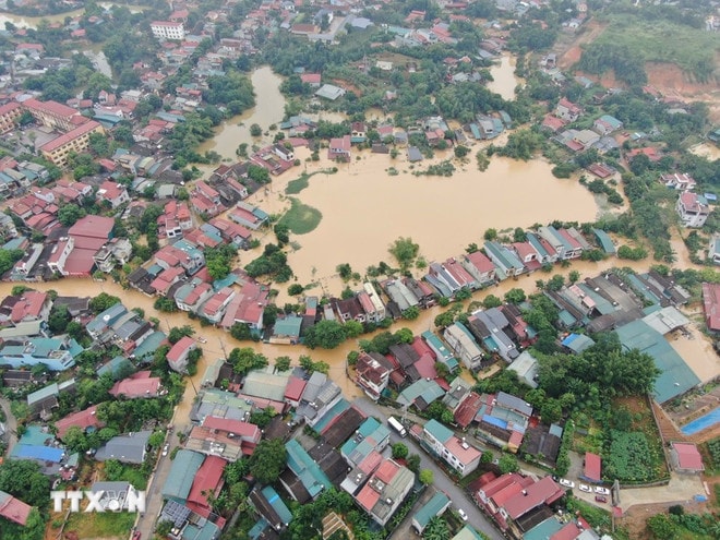 Tùng Dương, Đức Phúc, Hòa Minzy hỗ trợ người dân khắc phục hậu quả sau bão- Ảnh 2.