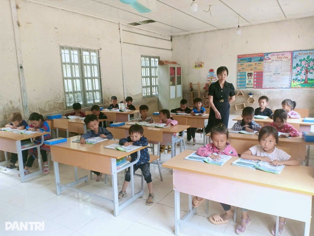 Điểm trường Huổi Quang 1, bếp ăn tạm bợ, chỗ ngủ lạnh lưng - 2 Điểm trường Huổi Quang 1, bếp ăn tạm bợ, chỗ ngủ lạnh lưng - 2