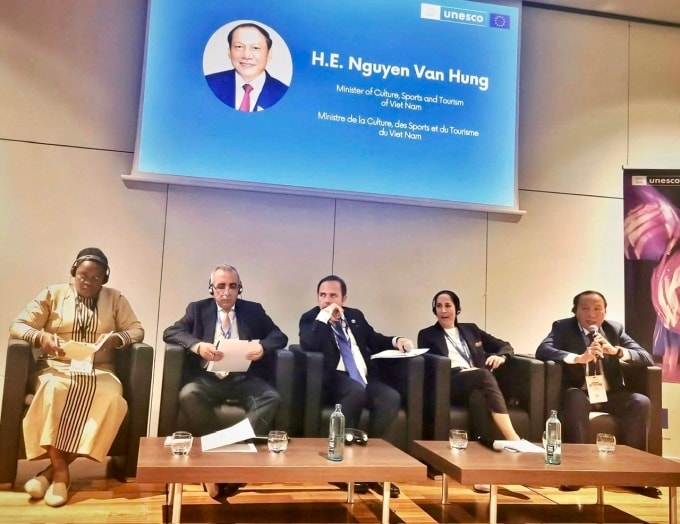 Bộ trưởng Nguyễn Văn Hùng và đoàn đại biểu Việt Nam đã thăm và làm việc tại Tổ chức Du lịch Liên hợp quốc.
