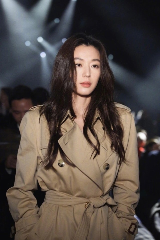 Jeon Ji Hyun, minh tinh hàng đầu Hàn Quốc, nổi tiếng với Cô nàng ngổ ngáo, Vì sao đưa anh tới, Huyền thoại biển xanh. Ảnh: News1