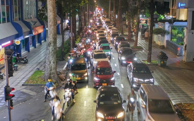 Ùn tắc trên đường Nam Kỳ Khởi Nghĩa (quận 3 cũ), tháng 1/2025. Ảnh: Quỳnh Trần