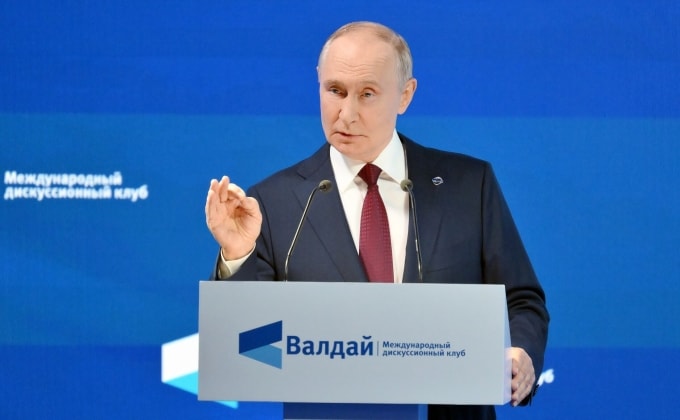 Tổng thống Nga Vladimir Putin phát biểu trước Câu lạc bộ thảo luận Valdai ở khu nghỉ dưỡng Sochi bên bờ Biển Đen ngày 2/10. Ảnh: Reuters
