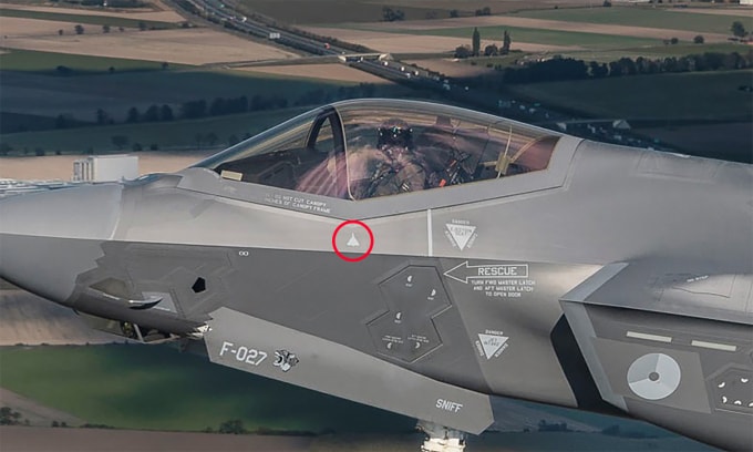 Biểu tượng hạ UAV dưới buồng lái tiêm kích tàng hình F-35 của Hà Lan trong ảnh công bố ngày 1/10. Ảnh: Bộ Quốc phòng Hà Lan
