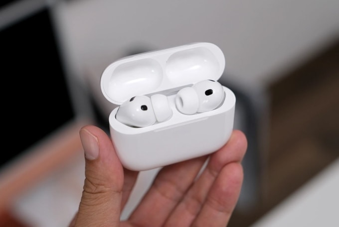 AirPods Pro 3 có giá 6,7 triệu đồng. Ảnh: Tuấn Hưng