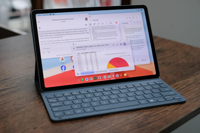 DeX mang giao diện đa cửa sổ quen thuộc như laptop. Ảnh: Samsung