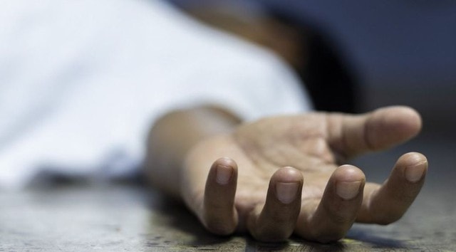 Bé trai 10 tuổi bất tỉnh, tử vong trong nhà vệ sinh trường học - Ảnh 1.