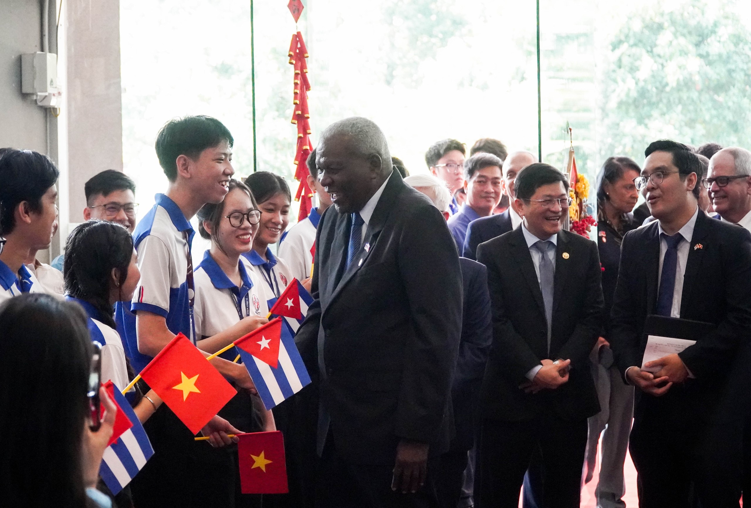 Chủ tịch Quốc hội Cuba ấn tượng với máy bay không người lái do sinh viên Việt Nam nghiên cứu- Ảnh 11.