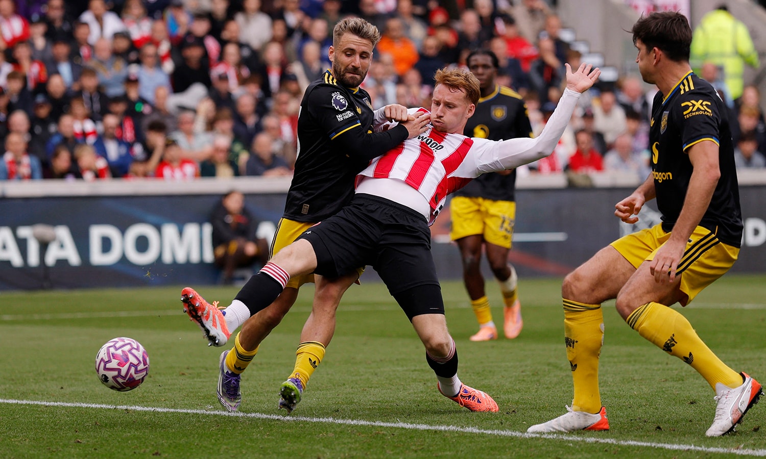Man Utd kém hiệu quả cả trong tấn công lẫn phòng ngự. (Ảnh: Reuters)