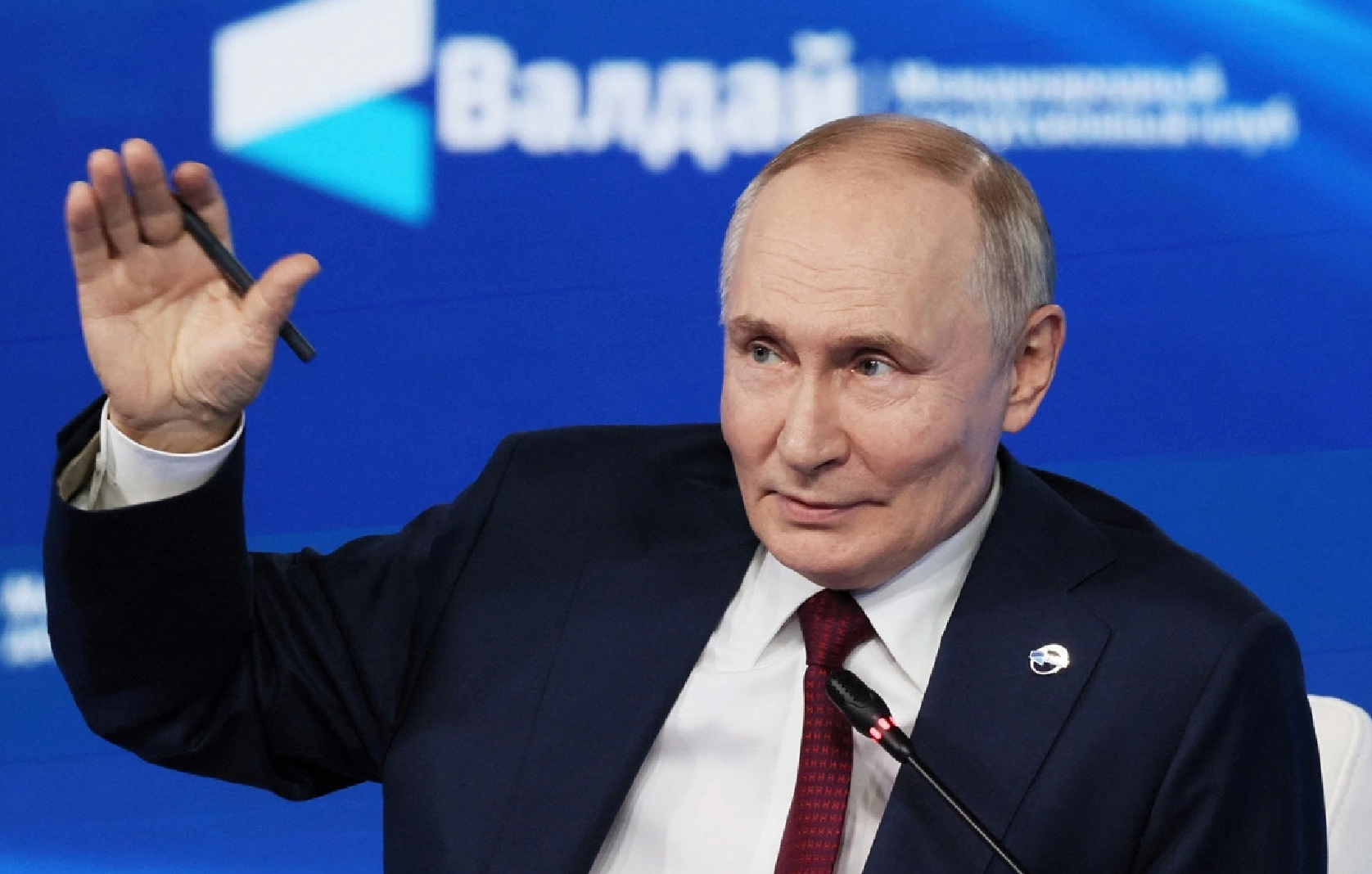 Tổng thống Nga Vladimir Putin phát biểu tại Hội nghị quốc tế thường niên Câu lạc bộ Valdai ở thành phố Sochi, Nga. (Ảnh: Sputnik/Reuters)
