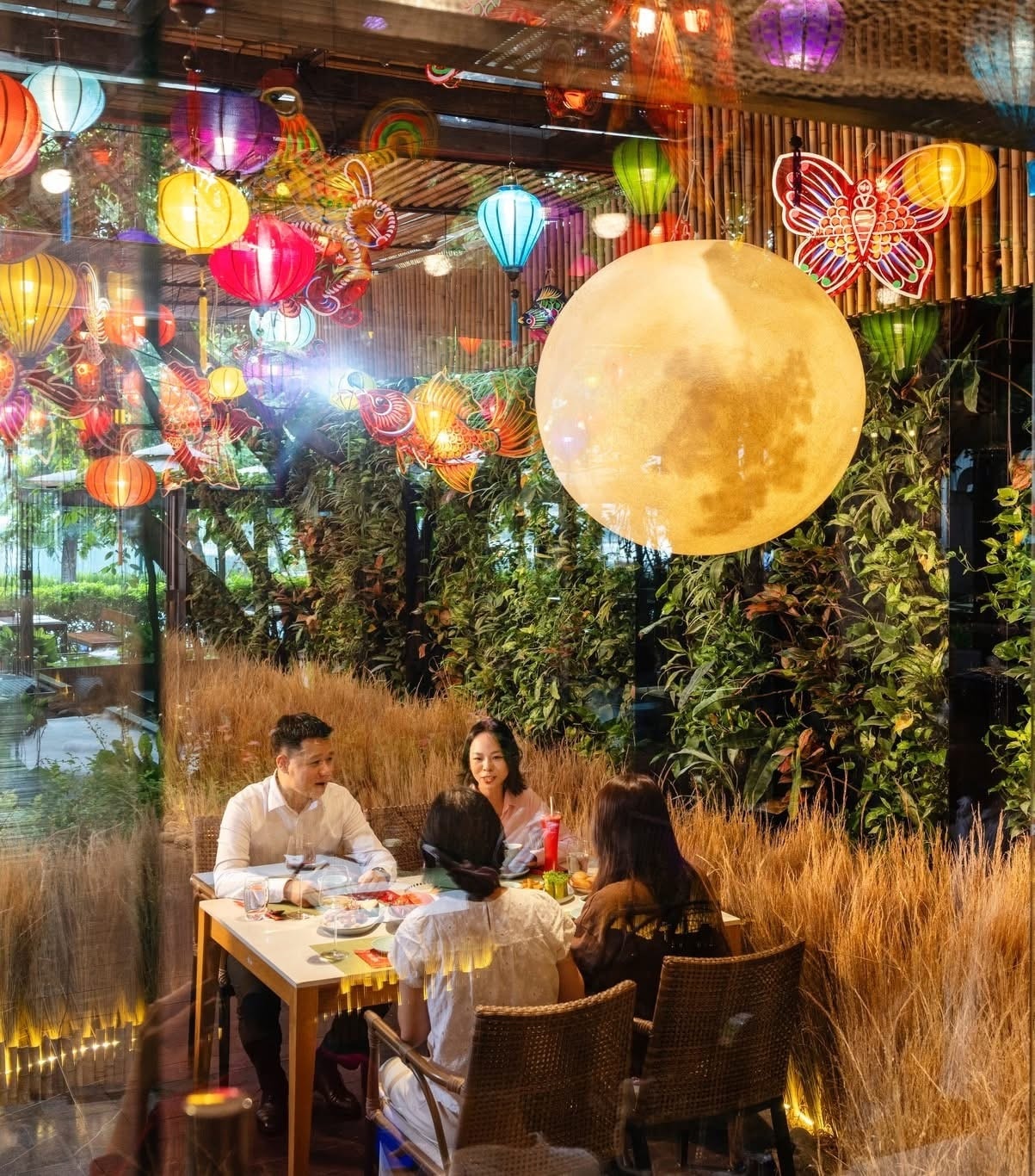 5 quán cà phê, nhà hàng trang trí Trung thu đẹp hút khách tại Hà Nội - 8