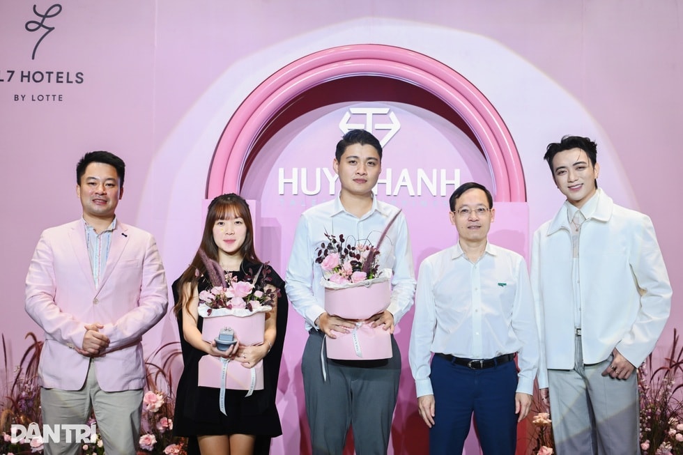 Đấu giá trang sức gây quỹ xây dựng Điểm trường Huổi Quang 1 - 6