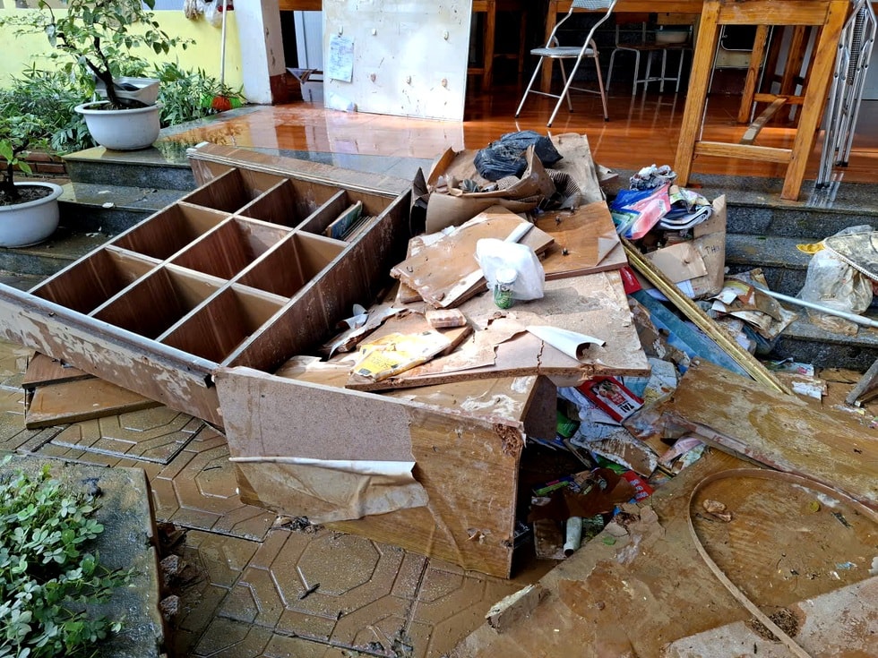 Trường ở Tuyên Quang tan hoang do lũ dữ, hơn 200 em nhỏ sơ tán, cần hỗ trợ - 7