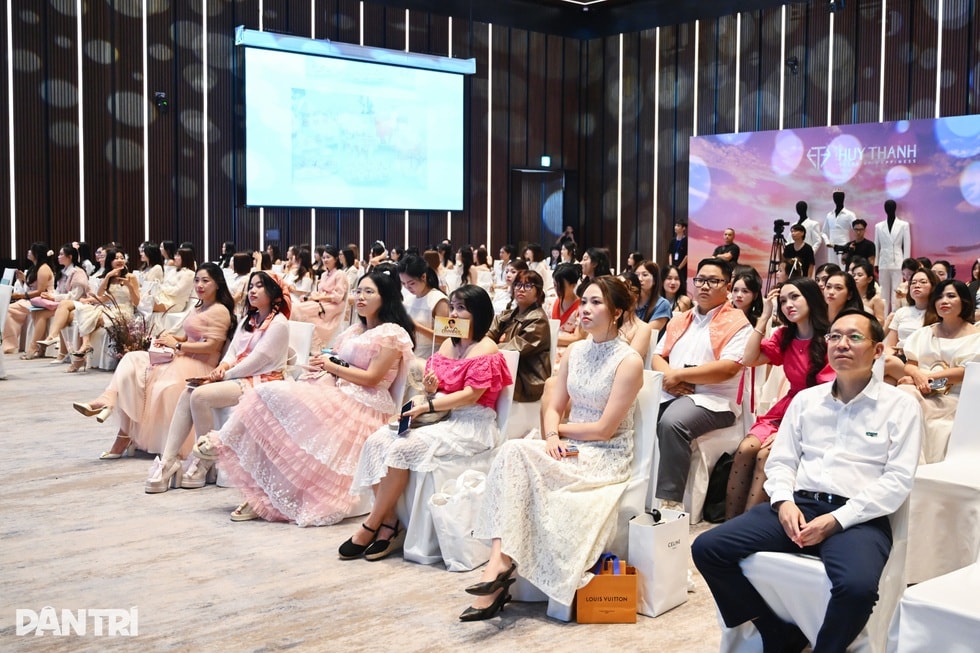 Đấu giá trang sức gây quỹ xây dựng Điểm trường Huổi Quang 1 - 1