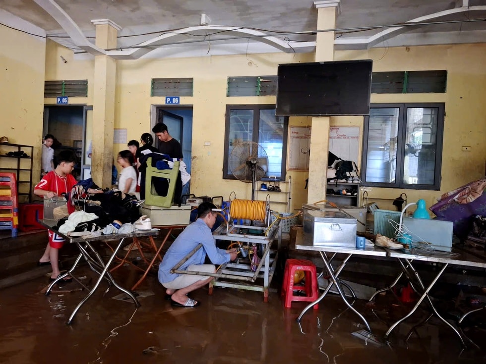 Trường ở Tuyên Quang tan hoang do lũ dữ, hơn 200 em nhỏ sơ tán, cần hỗ trợ - 4