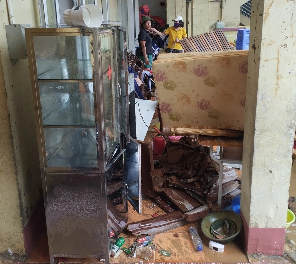 Trường ở Tuyên Quang tan hoang do lũ dữ, hơn 200 em nhỏ sơ tán, cần hỗ trợ - 3