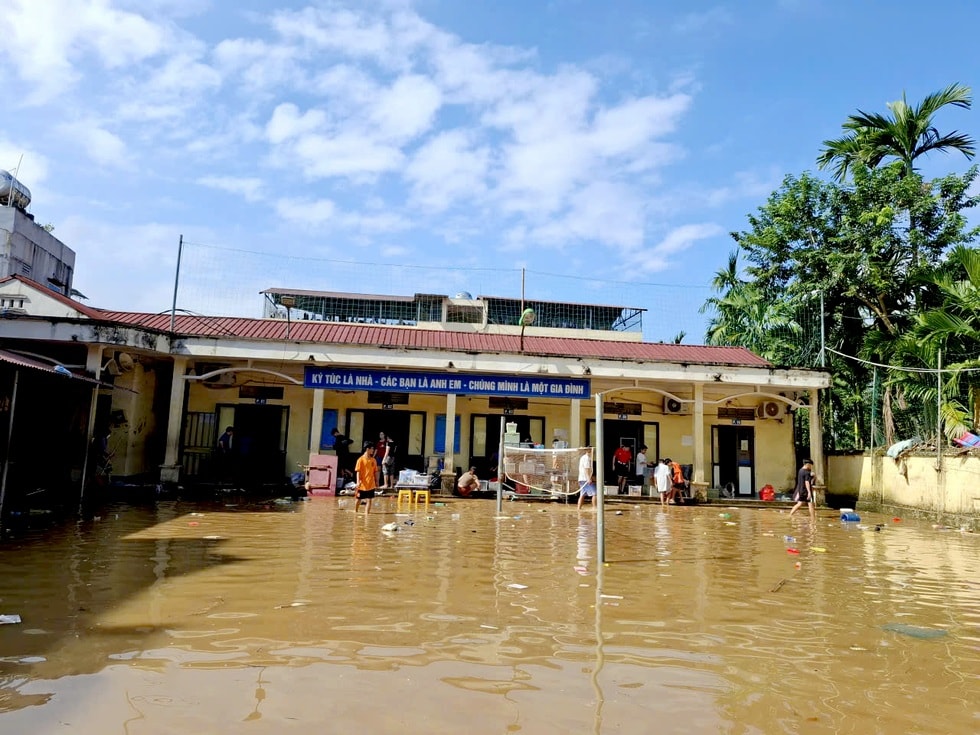 Trường ở Tuyên Quang tan hoang do lũ dữ, hơn 200 em nhỏ sơ tán, cần hỗ trợ - 1