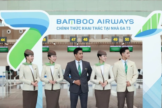 Đội ngũ tiếp viên Bamboo Airways trong buổi hãng công bố khai thác tại nhà ga T3, Tân Sơn Nhất, TP HCM, ngày 18/8. Ảnh: Bamboo Airways.