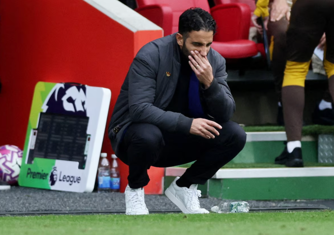 Amorim trong trận Man Utd thua Brentford ở vòng 6 Ngoại hạng Anh trên sân GTech, London, Anh ngày 27/9/2025. Ảnh: Reuters